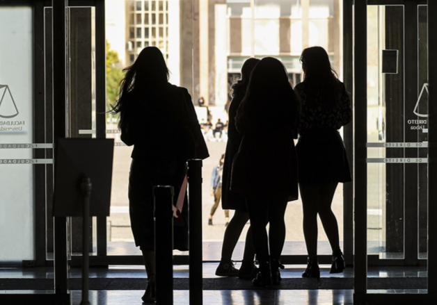 Número de estudantes que já estão a receber bolsa bate recorde