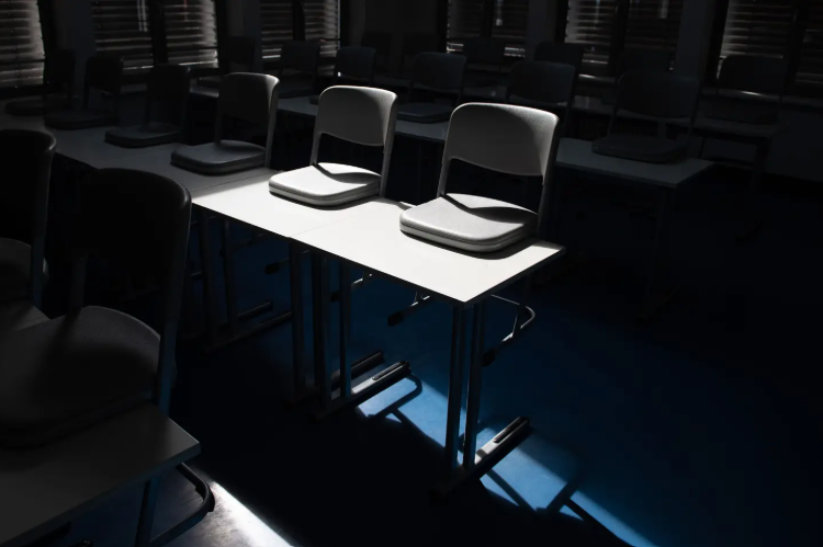 Abandonar o ensino superior? Números continuam a aumentar e há 11 cursos onde desistiram todos os alunos