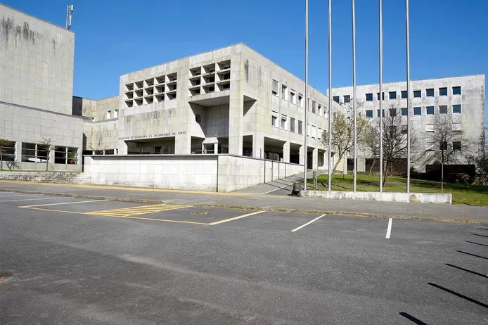 Alunos mais pobres continuam a ter menos acesso ao ensino superior e apenas 56% têm a expetativa de tirar um curso (1)