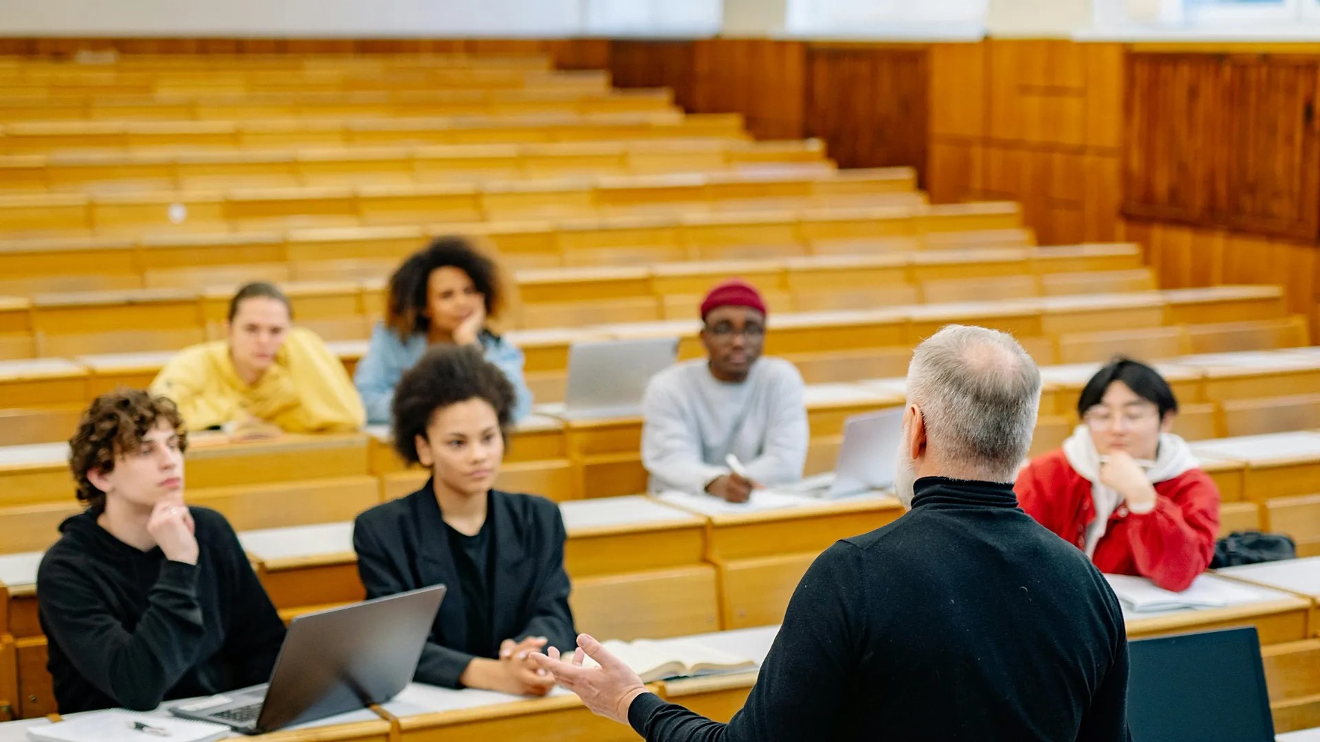 Ensino superior é mais barato em Portugal, mas custos são mais elevados para as famílias